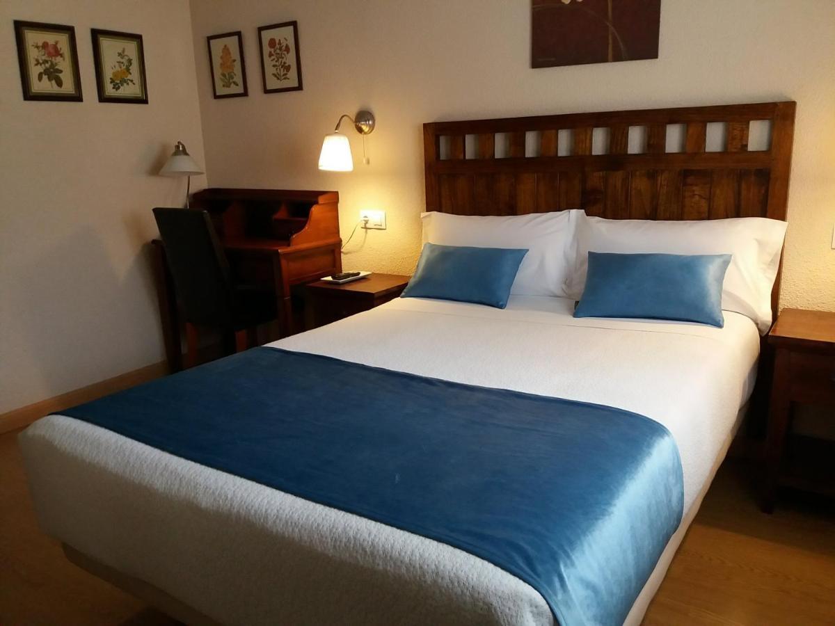 Hostal Rural Moratin Pastrana Eksteriør bilde