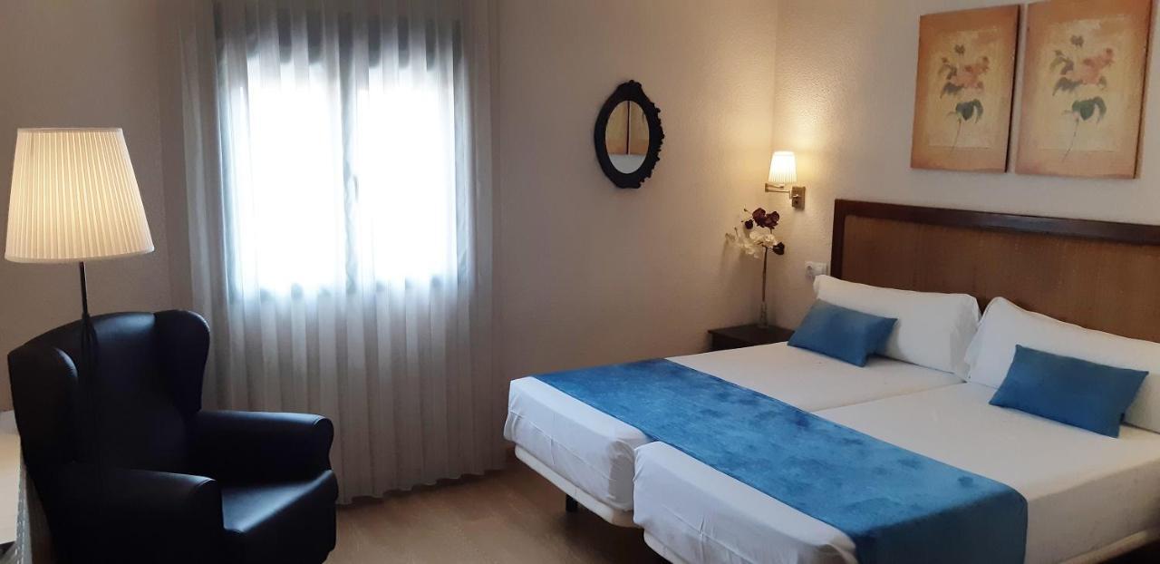 Hostal Rural Moratin Pastrana Eksteriør bilde