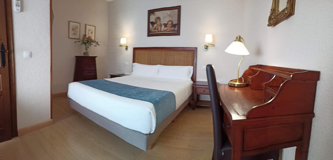 Hostal Rural Moratin Pastrana Eksteriør bilde