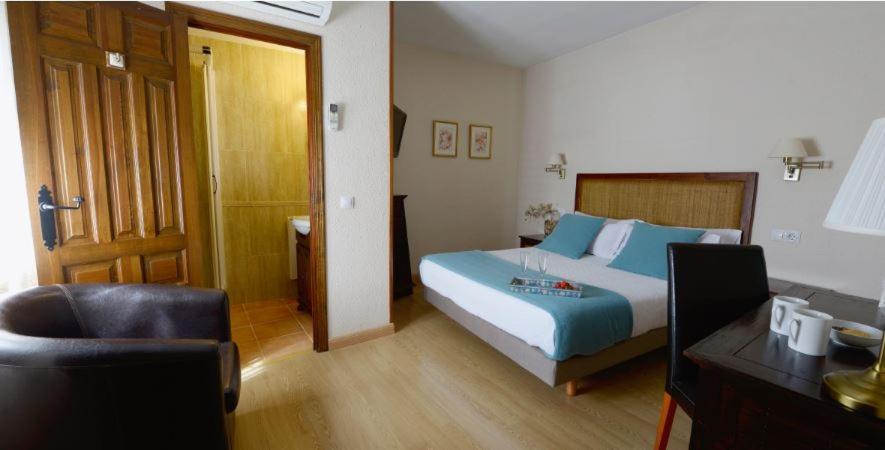 Hostal Rural Moratin Pastrana Eksteriør bilde